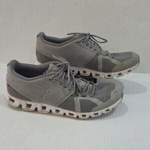 On Cloud 5 Running Women's Athletic Gray Shoes Size 8